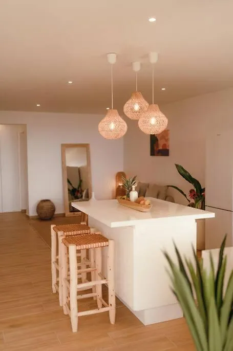 Vaneia : Vue Mer Panoramique Depuis Un Duplex D'Exception Bouillante 0*,