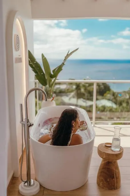 Vaneia : Vue Mer Panoramique Depuis Un Duplex D'Exception Bouillante 0*,