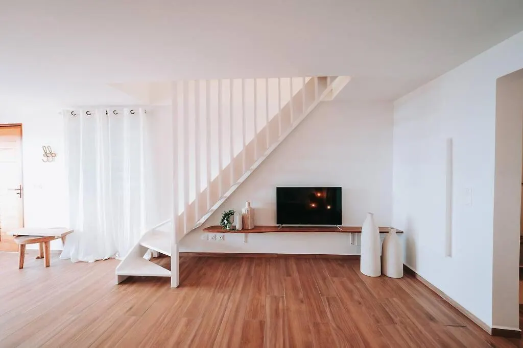 Vaneia : Vue Mer Panoramique Depuis Un Duplex D'Exception Bouillante 0*,  Gwadelupa