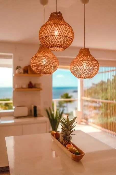 Vaneia : Vue Mer Panoramique Depuis Un Duplex D'Exception Bouillante